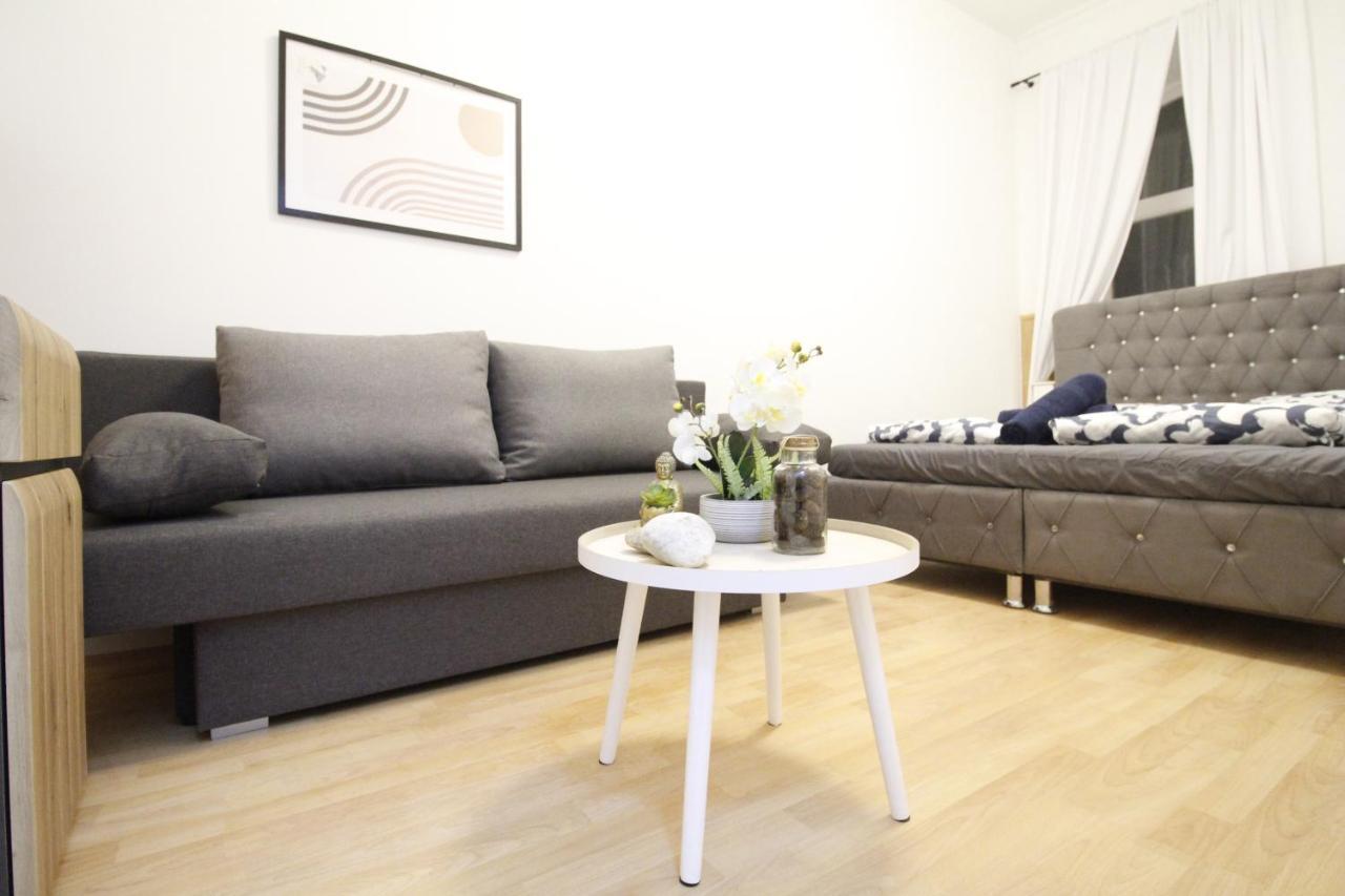 Comfort Triple Room Th Vienna Exterior photo