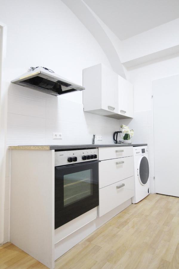 Comfort Triple Room Th Vienna Exterior photo